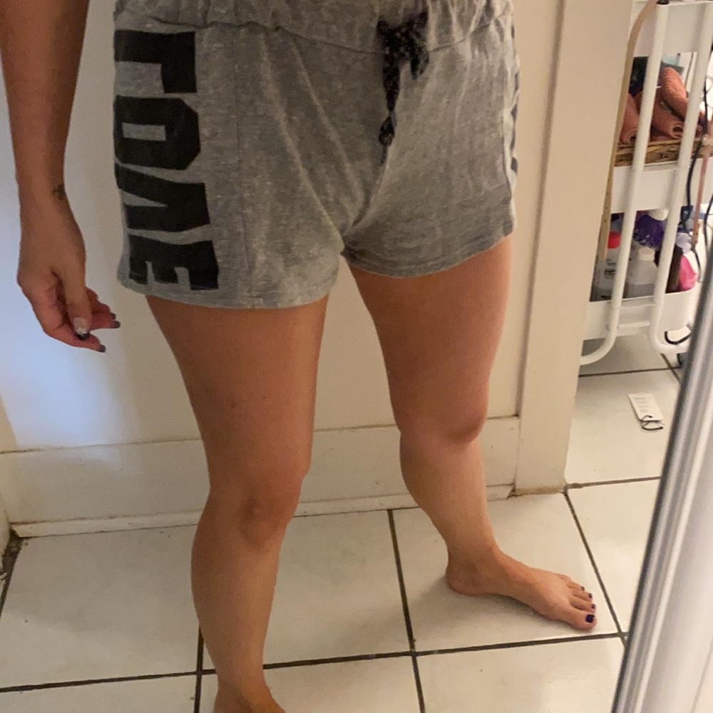 Bottoms bundle - Picture 10 of 10